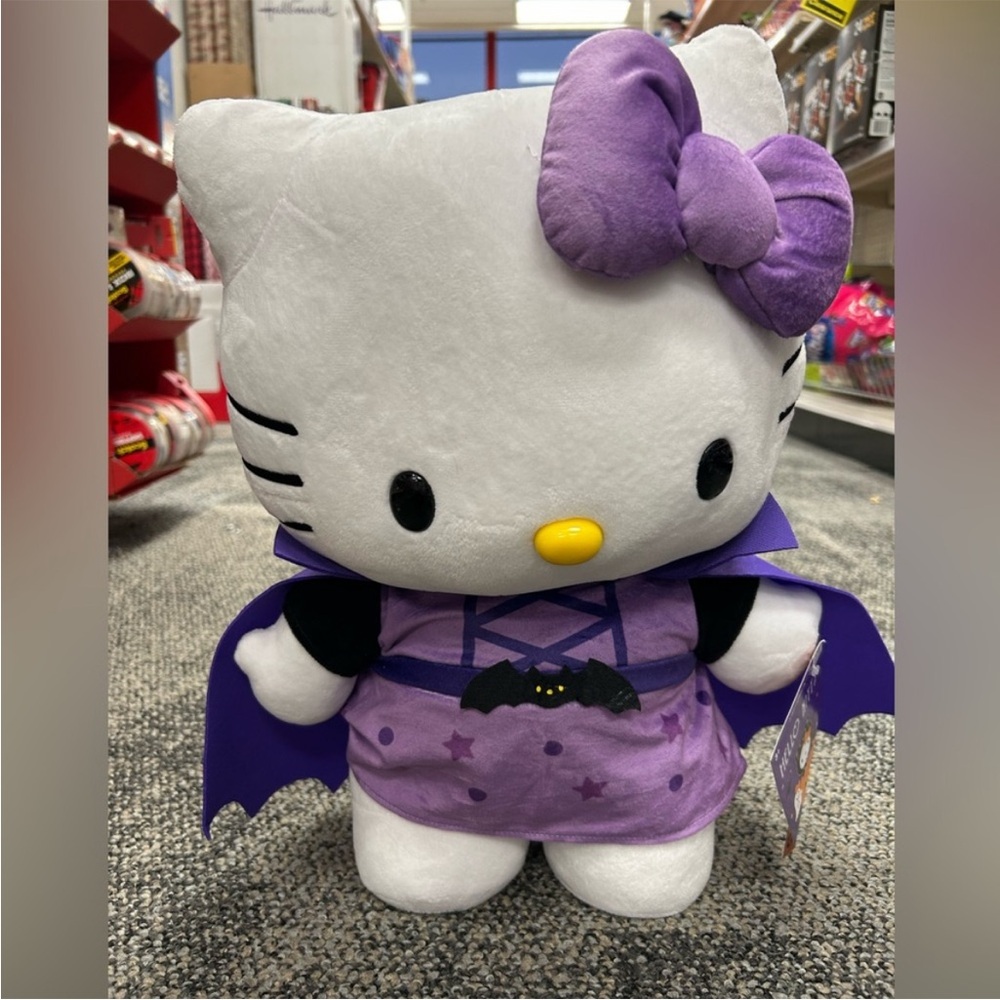 Hello Kitty Halloween Vampire Greeter - Picture 4 of 4